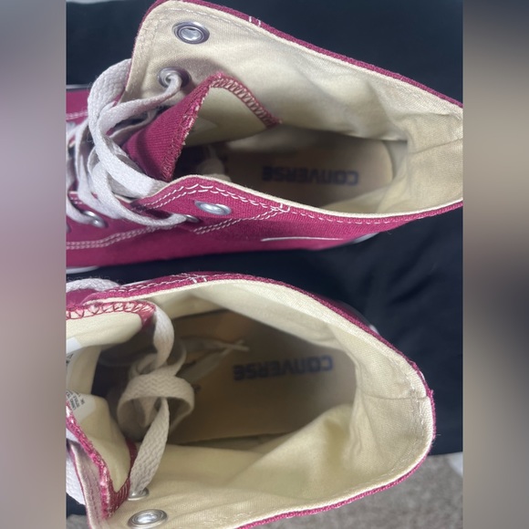 ⚠️SOLD⚠️Converse High Tops Shoes - Maroon & White - Men’s Size 10.5 - Picture 7 of 10